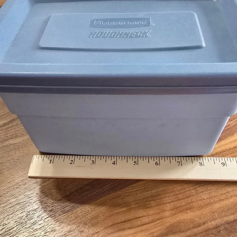 Rubbermaid Roughneck Storage Tote Small Plastic Bin Lid Blue 0475 4 Durable Home